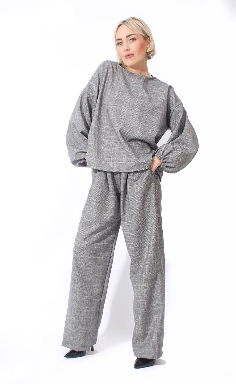 Pantalone gamba dritta leggermente palazzo