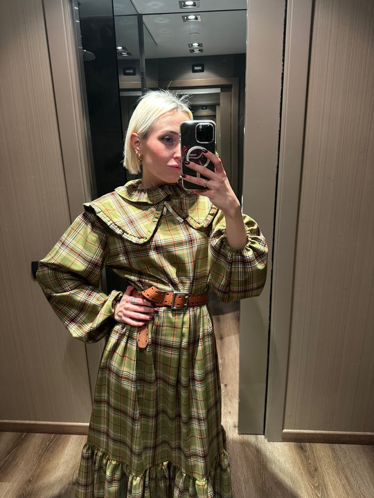 Abito con colletto tartan verde