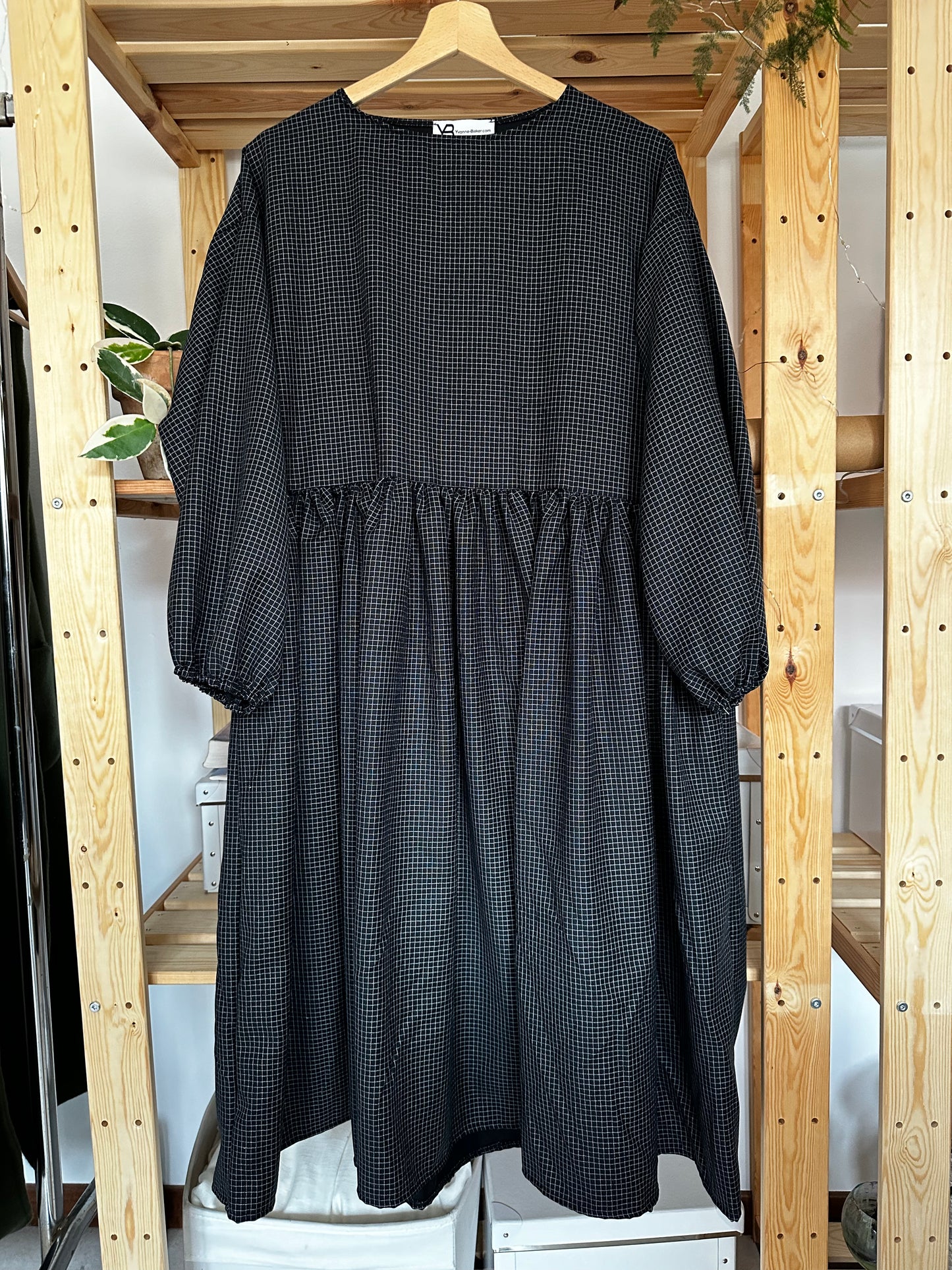 Abito basic check nero