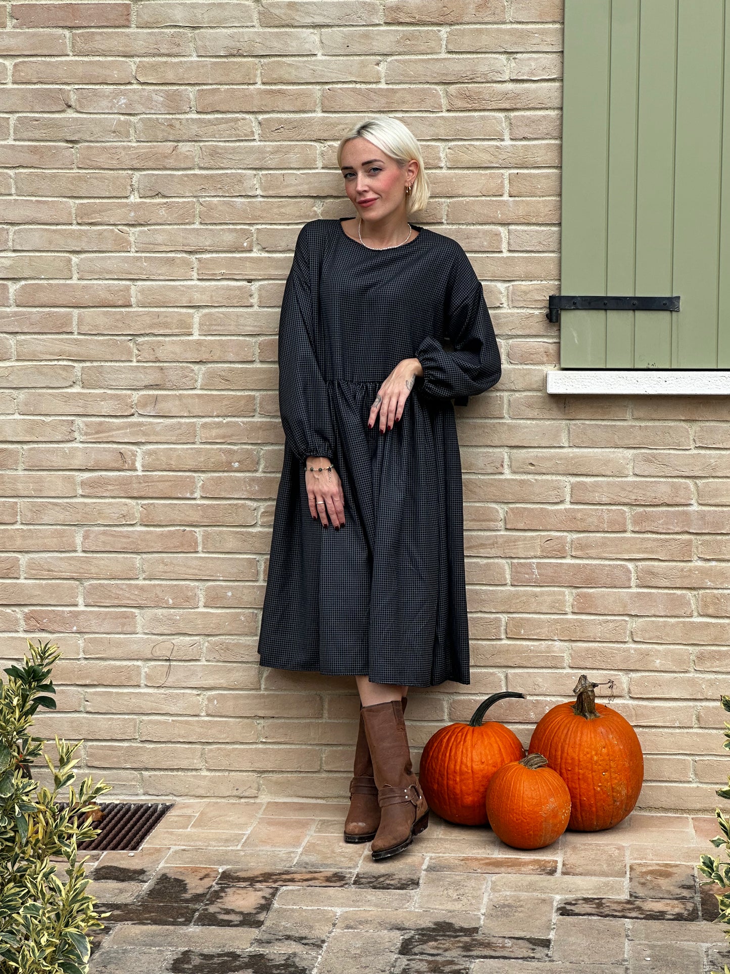 Abito basic check nero