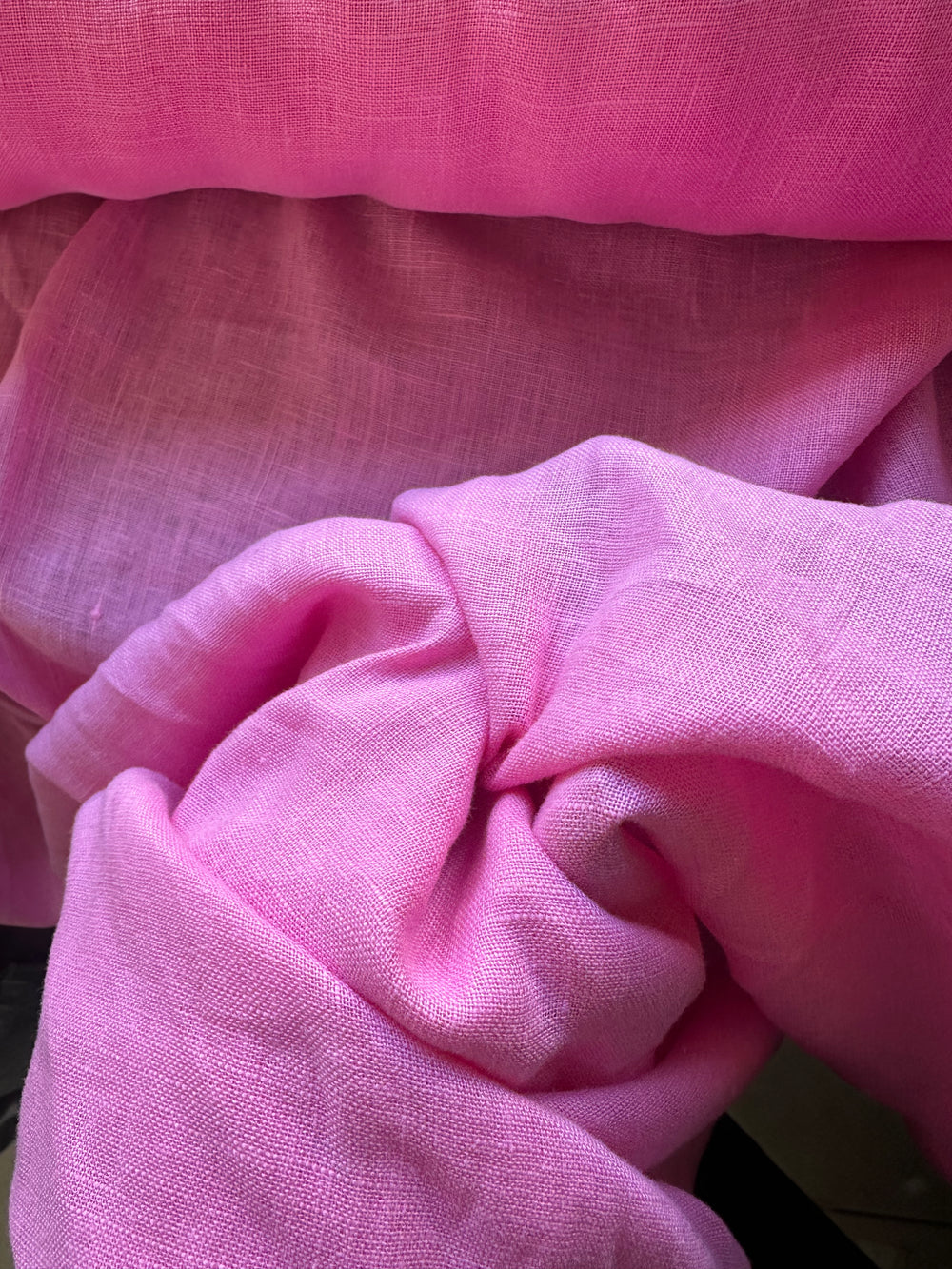 Tessuto lino color rosa acceso