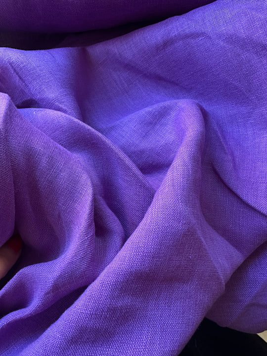 Tessuto in Lino viola