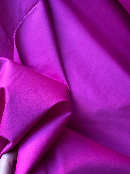 Tessuto rasatello di cotone fucsia