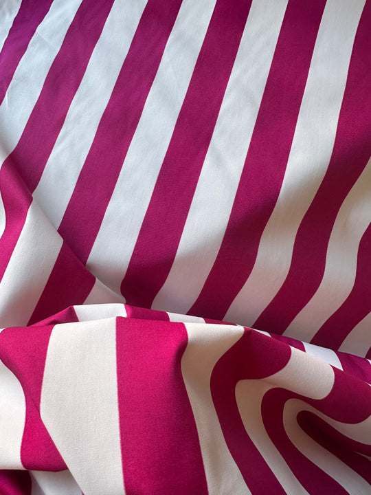 Tessuto a righe fucsia e bianco