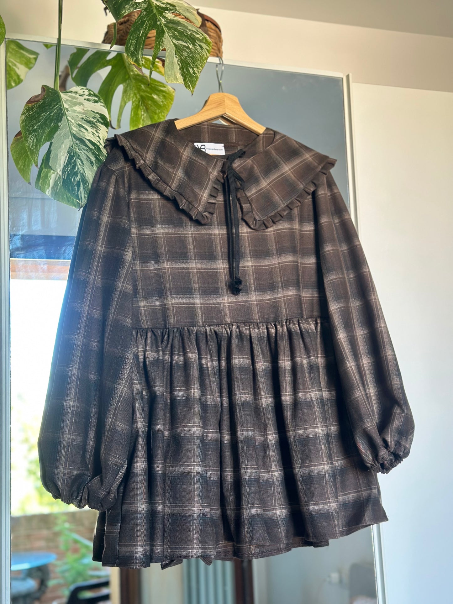 Abito corto tartan marrone