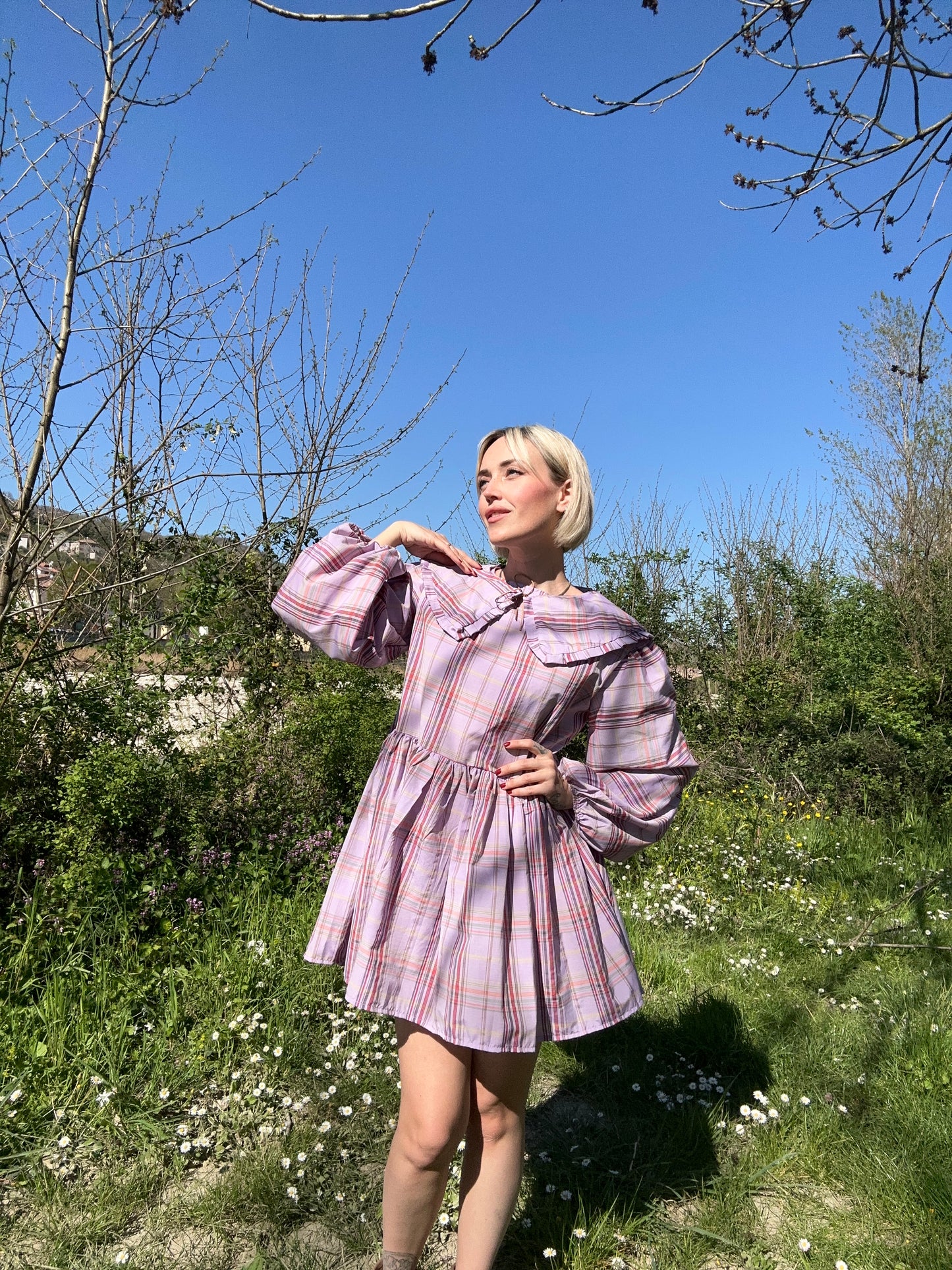 Abito corto con colletto tartan rosa