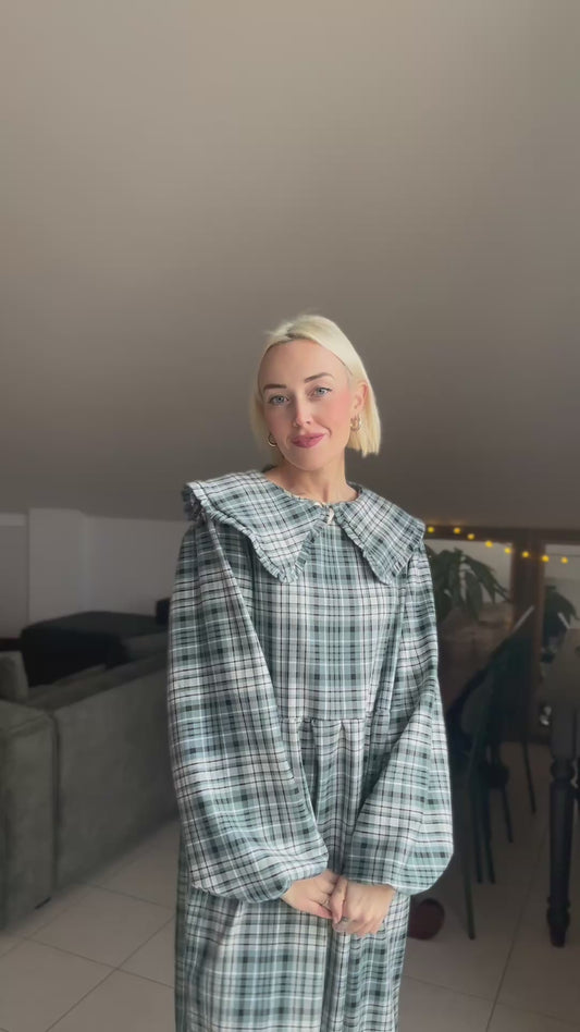 Abito tartan azzurro con colletto