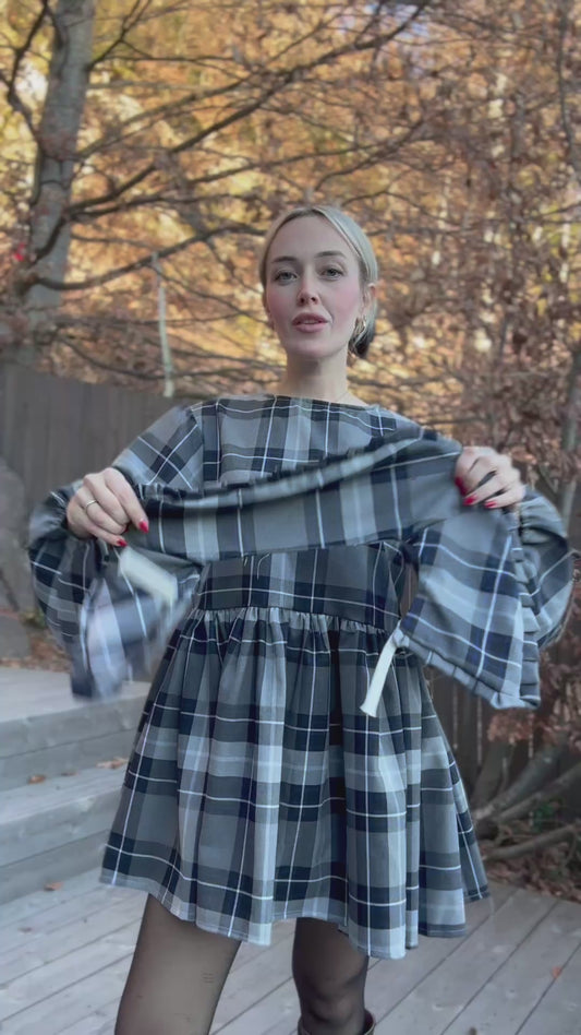 Abito corto tartan grigio con colletto